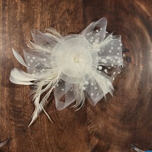 Elegant White Feather Tulle Fascinator Headpiece Kentucky Derby Tea Party